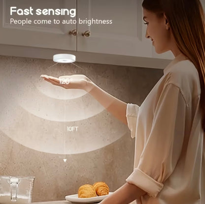 Rechargeable night light with motion sensor